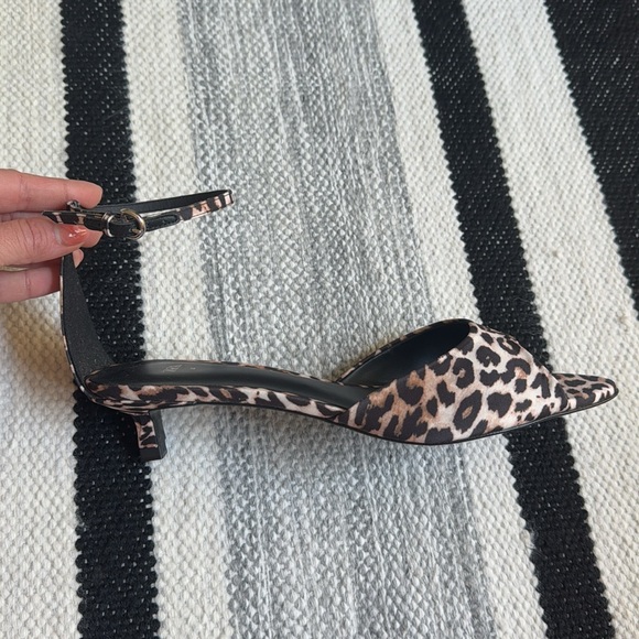 NEW Zara Leopard Pring Peep Toe Kitten Heels Ankle Strap Sandals - Picture 4 of 4